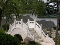 汉白玉石拱桥